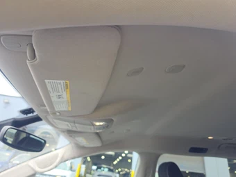 2023 Chrysler Voyager LX 121.6" WB – miniatura 19