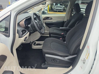 2023 Chrysler Voyager LX 121.6" WB – miniatura 7