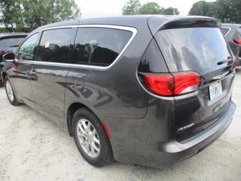 2023 Chrysler Voyager LX 121.6" WB - miniatura 2