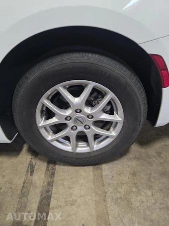 2023 Chrysler Voyager LX 121.6" WB – miniatura 11