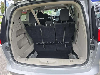 2023 Chrysler Voyager LX 121.6" WB - miniatura 15