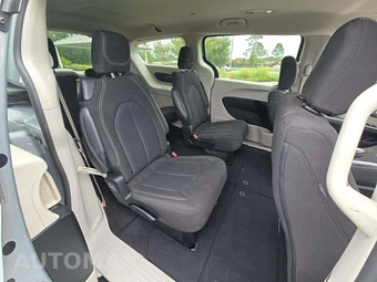 2023 Chrysler Voyager LX 121.6" WB - miniatura 17