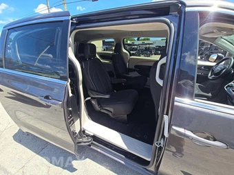 2023 Chrysler Voyager LX 121.6" WB - miniatura 14