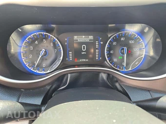 2023 Chrysler Voyager LX 121.6" WB - miniatura 6