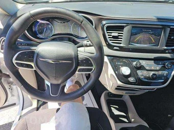 2023 Chrysler Voyager LX 121.6" WB – miniatura 10