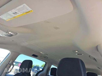 2023 Chrysler Voyager LX 121.6" WB – miniatura 11