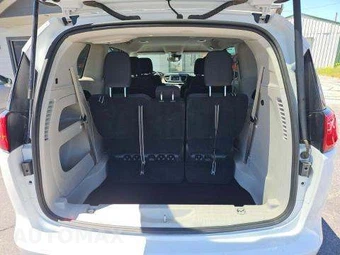 2023 Chrysler Voyager LX 121.6" WB – miniatura 15