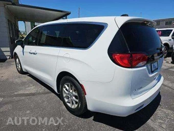 2023 Chrysler Voyager LX 121.6" WB – miniatura 2