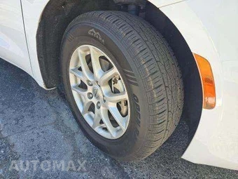2023 Chrysler Voyager LX 121.6" WB – miniatura 27