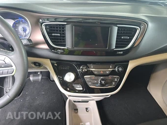 2023 Chrysler Voyager LX 121.6" WB – miniatura 11