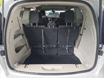 2023 Chrysler Voyager LX 121.6" WB – miniatura 17