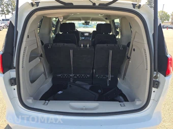 2023 Chrysler Voyager LX 121.6" WB - miniatura 17
