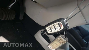 2023 Chrysler Voyager LX 121.6" WB - miniatura 23