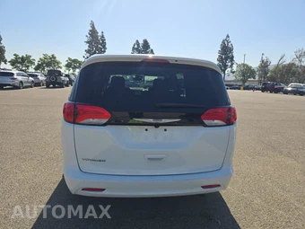 2023 Chrysler Voyager LX 121.6" WB - miniatura 5