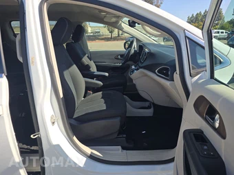 2023 Chrysler Voyager LX 121.6" WB - miniatura 8