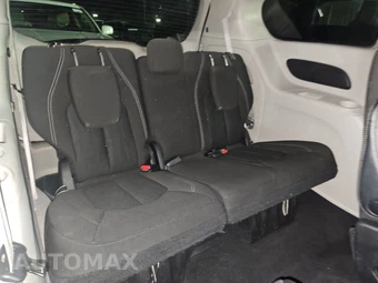 2023 Chrysler Voyager LX 121.6" WB – miniatura 14