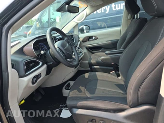 2023 Chrysler Voyager LX 121.6" WB – miniatura 7