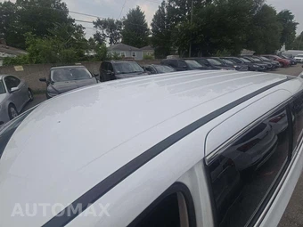 2023 Chrysler Voyager LX 121.6" WB - miniatura 12