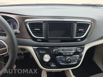 2023 Chrysler Voyager LX 121.6" WB – miniatura 11