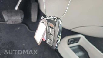 2023 Chrysler Voyager LX 121.6" WB – miniatura 20