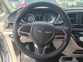 2023 Chrysler Voyager LX 121.6" WB - miniatura 10
