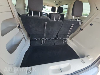 2023 Chrysler Voyager LX 121.6" WB - miniatura 17