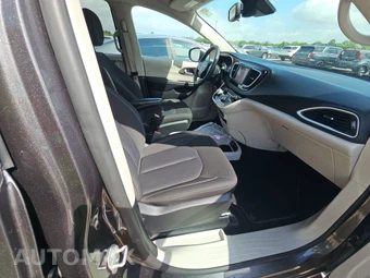 2023 Chrysler Voyager LX 121.6" WB - miniatura 8