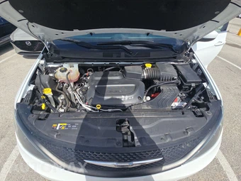2023 Chrysler Voyager LX 121.6" WB - miniatura 16