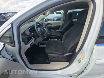 2023 Chrysler Voyager LX 121.6" WB - miniatura 7