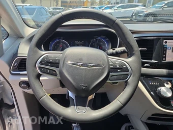 2023 Chrysler Voyager LX 121.6" WB – miniatura 10