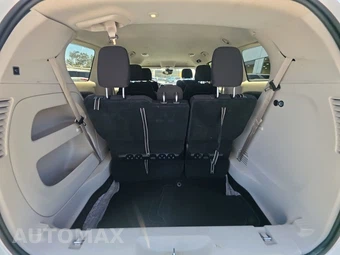 2023 Chrysler Voyager LX 121.6" WB – miniatura 17