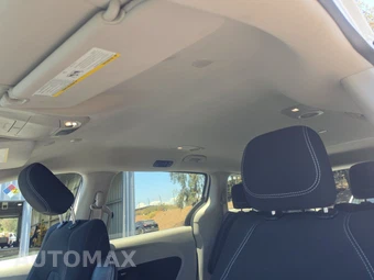 2023 Chrysler Voyager LX 121.6" WB – miniatura 18
