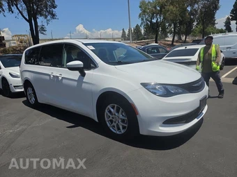 2023 Chrysler Voyager LX 121.6" WB – miniatura 3