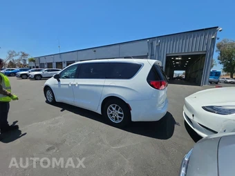 2023 Chrysler Voyager LX 121.6" WB – miniatura 6