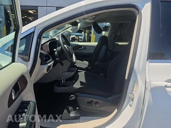 2023 Chrysler Voyager LX 121.6" WB – miniatura 7