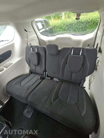2023 Chrysler Voyager LX 121.6" WB - miniatura 14