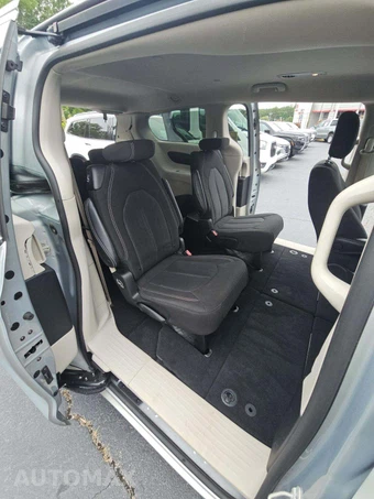 2023 Chrysler Voyager LX 121.6" WB - miniatura 17