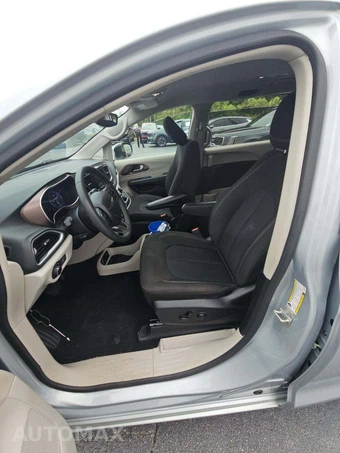 2023 Chrysler Voyager LX 121.6" WB - miniatura 6