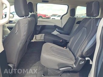 2023 Chrysler Voyager LX 121.6" WB - miniatura 13