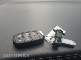 2023 Dodge Challenger GT - miniatura 8