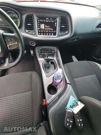 2023 Dodge Challenger GT – miniatura 10