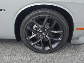 2023 Dodge Challenger R/T - miniatura 9