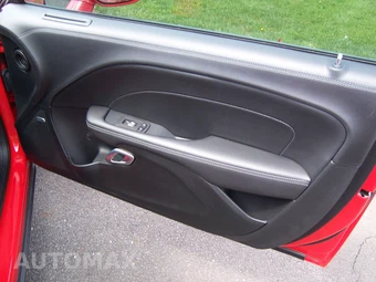 2023 Dodge Challenger R/T - miniatura 17