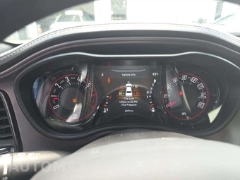 2023 Dodge Challenger R/T – miniatura 9