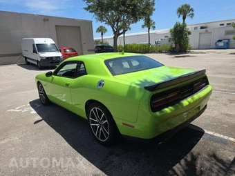 2023 Dodge Challenger R/T – miniatura 2