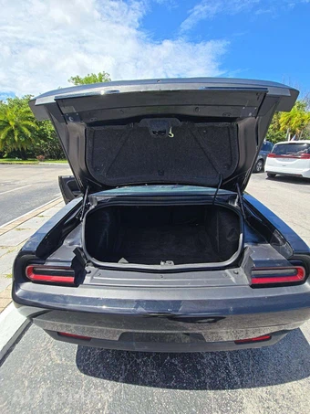 2023 Dodge Challenger R/T – miniatura 11