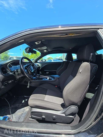 2023 Dodge Challenger R/T – miniatura 3