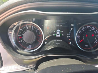 2023 Dodge Challenger R/T – miniatura 6