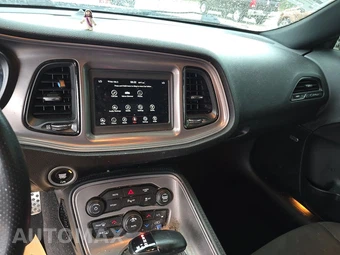 2023 Dodge Challenger R/T – miniatura 11