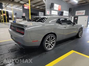 2023 Dodge Challenger R/T – miniatura 4